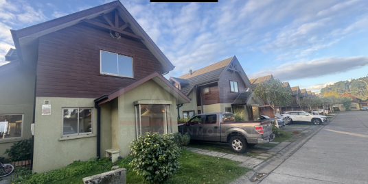 SE ARRIENDA CASA EN CONDOMINIO ANTILHUE